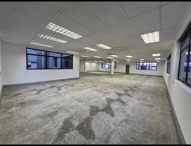 330M² OFFICE TO LET IN SUNNINGHILL
